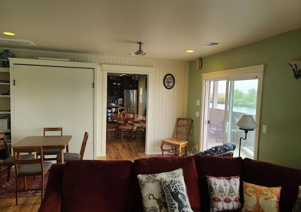 Photo of Livingroom in Isleton