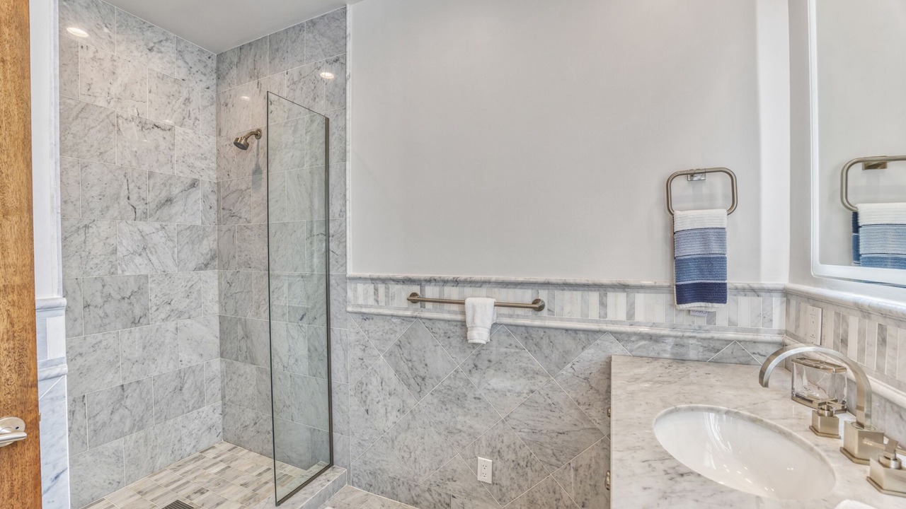 Photo of Bathroom in Avalon