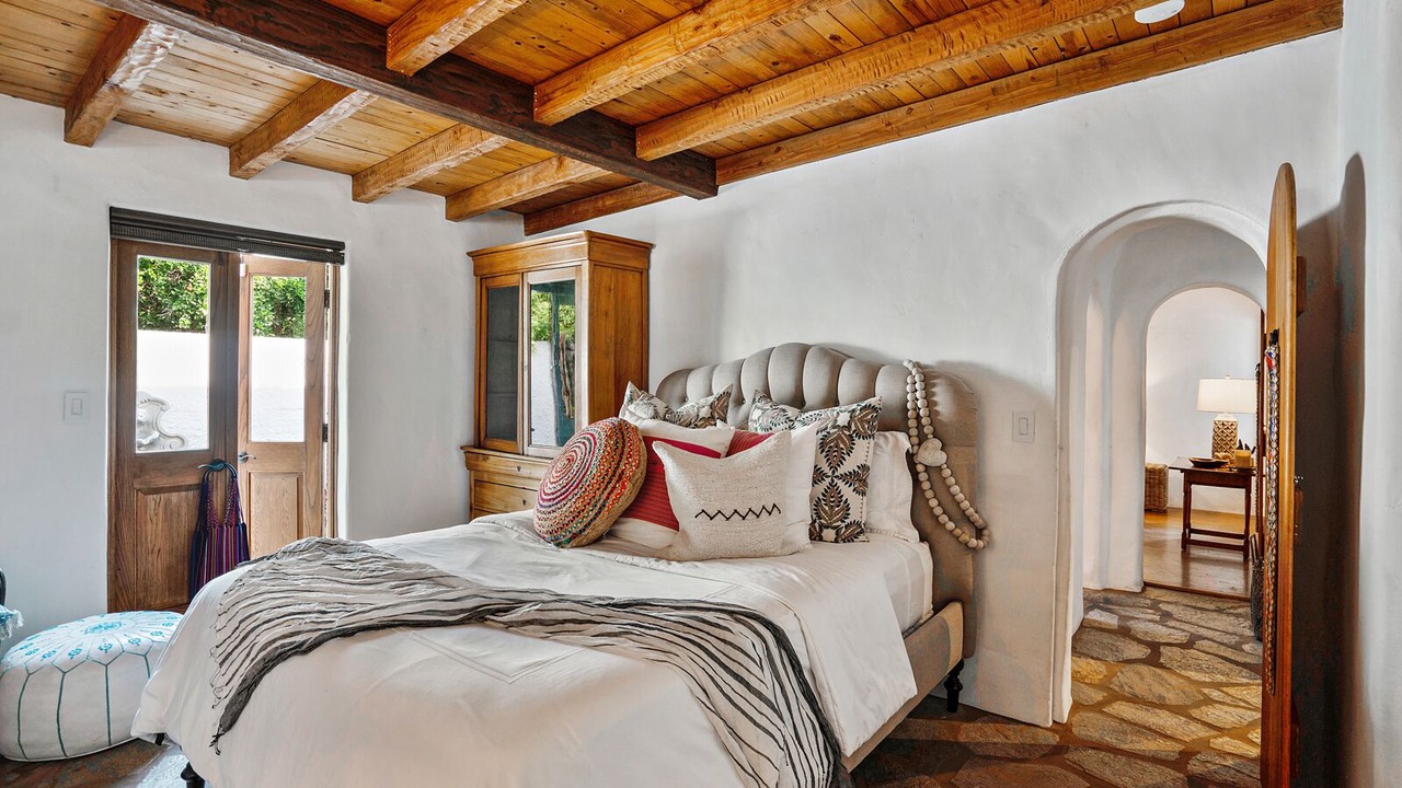 Photo of Bedroom in Magnesia Falls Cove