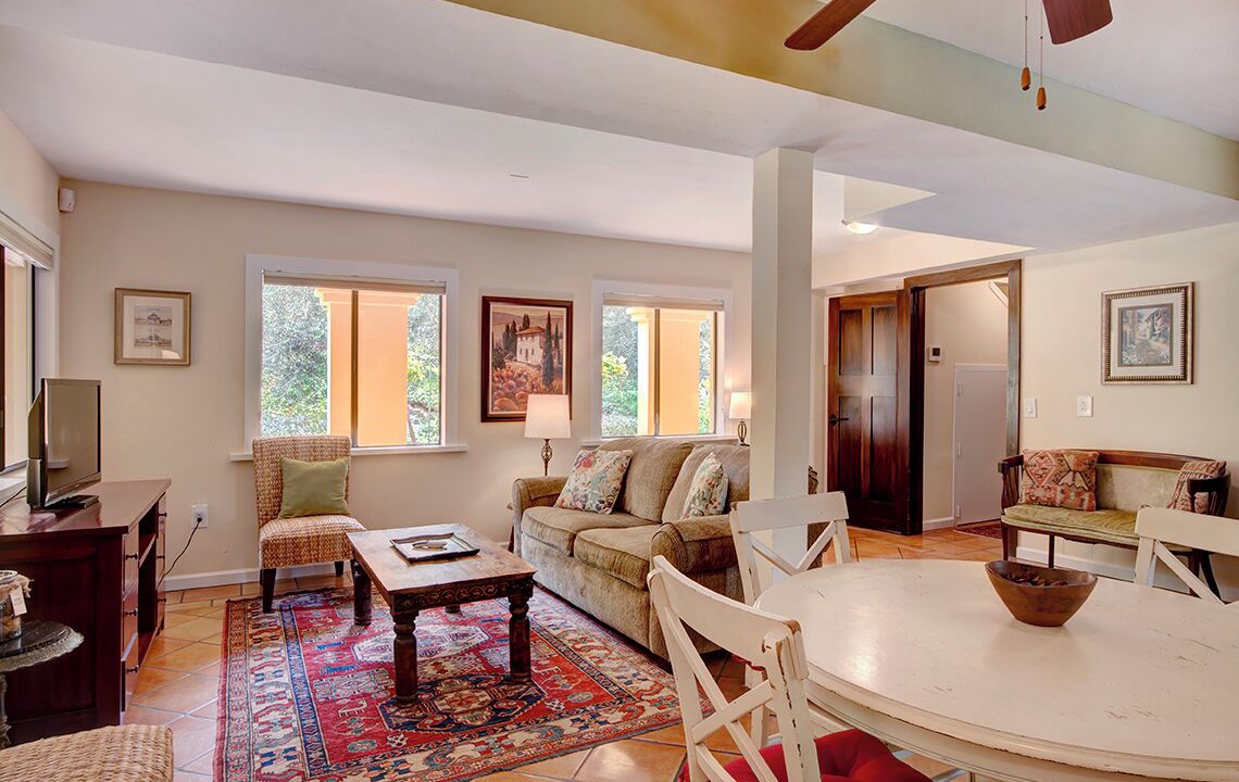 Photo of Livingroom in Napa