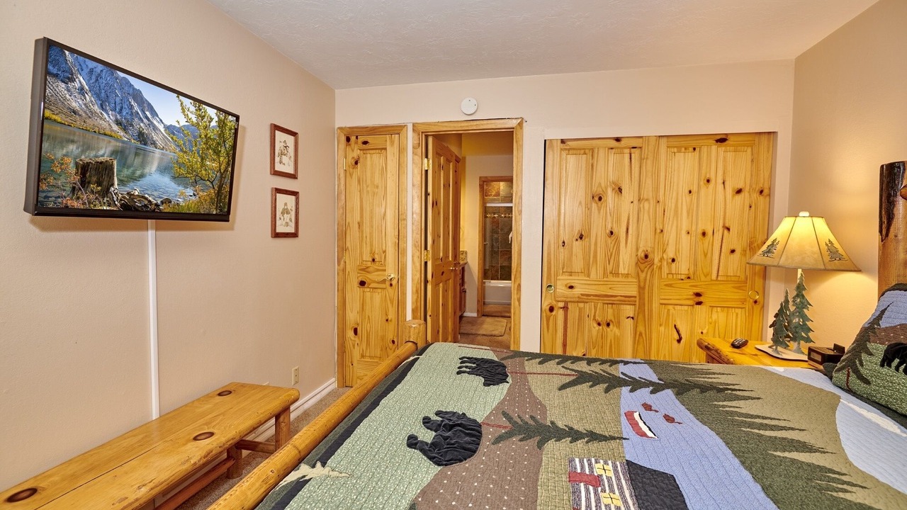 Photo of Bedroom in Mammoth Lakes