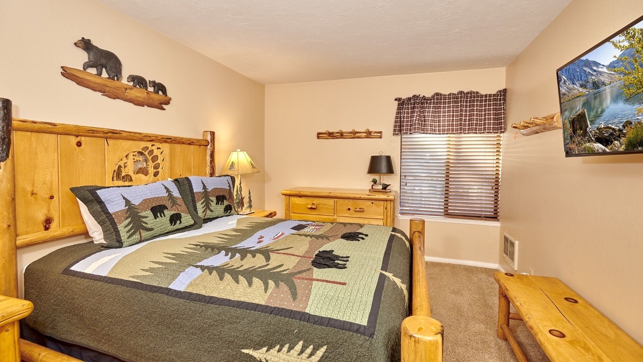 Photo of Bedroom in Mammoth Lakes