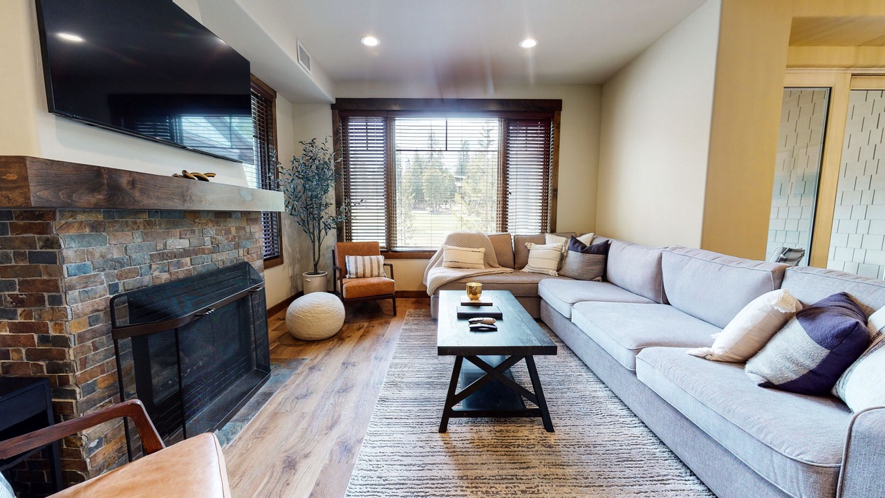 Photo of Livingroom in Woodwinds