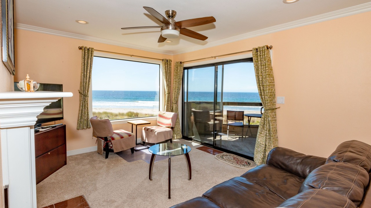 Photo of Livingroom in La Selva Beach