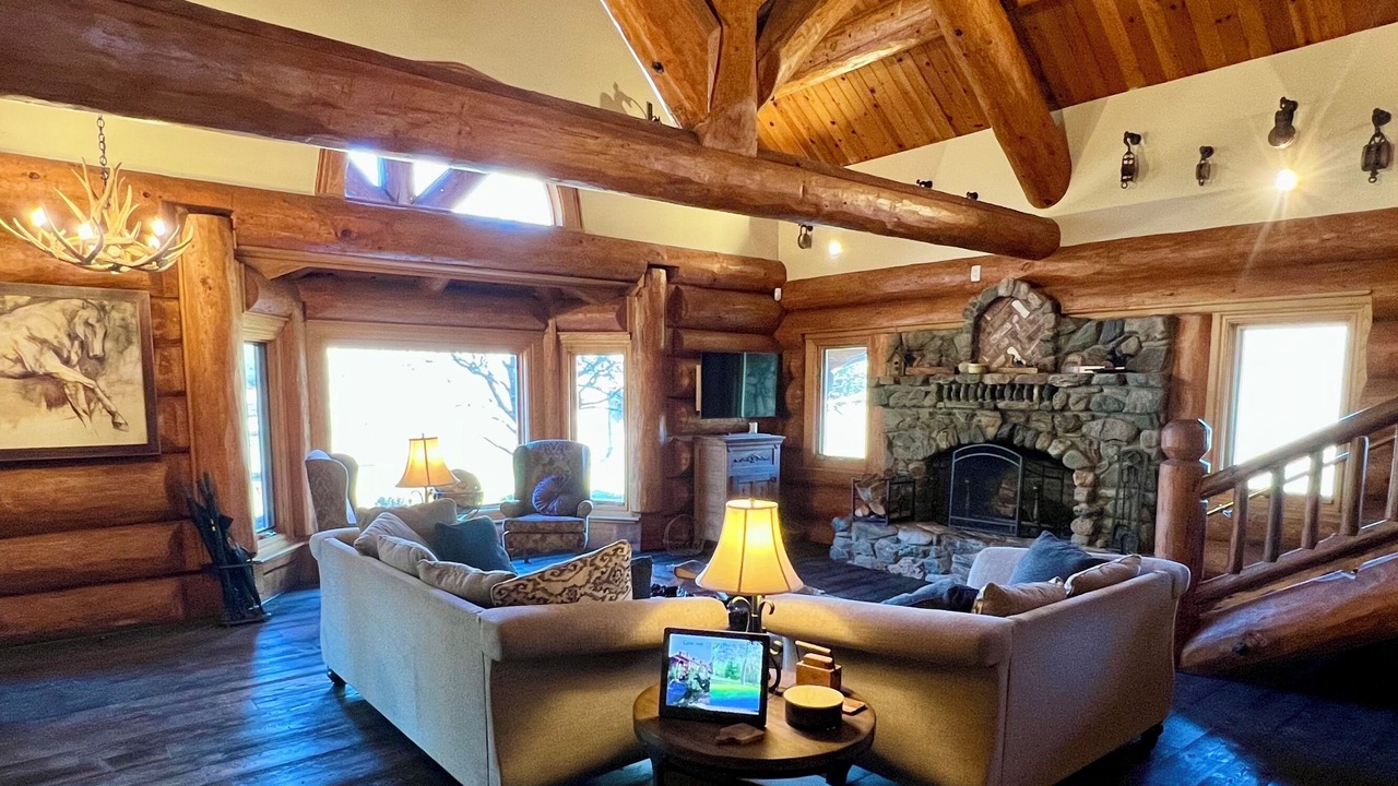Photo of Livingroom in Fiddletown