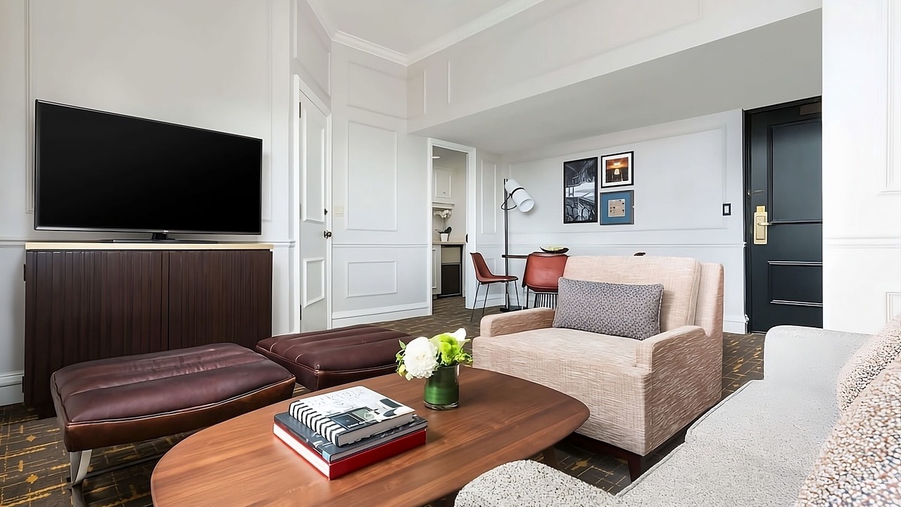 Photo of Bedroom in Lower Nob Hill