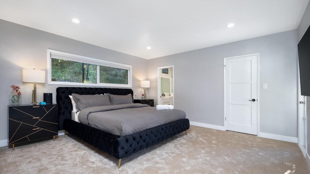 Photo of Bedroom in Beverly Hills
