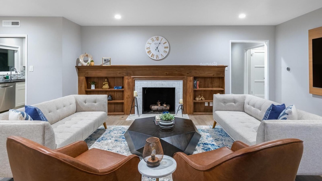 Photo of Livingroom in Beverly Hills