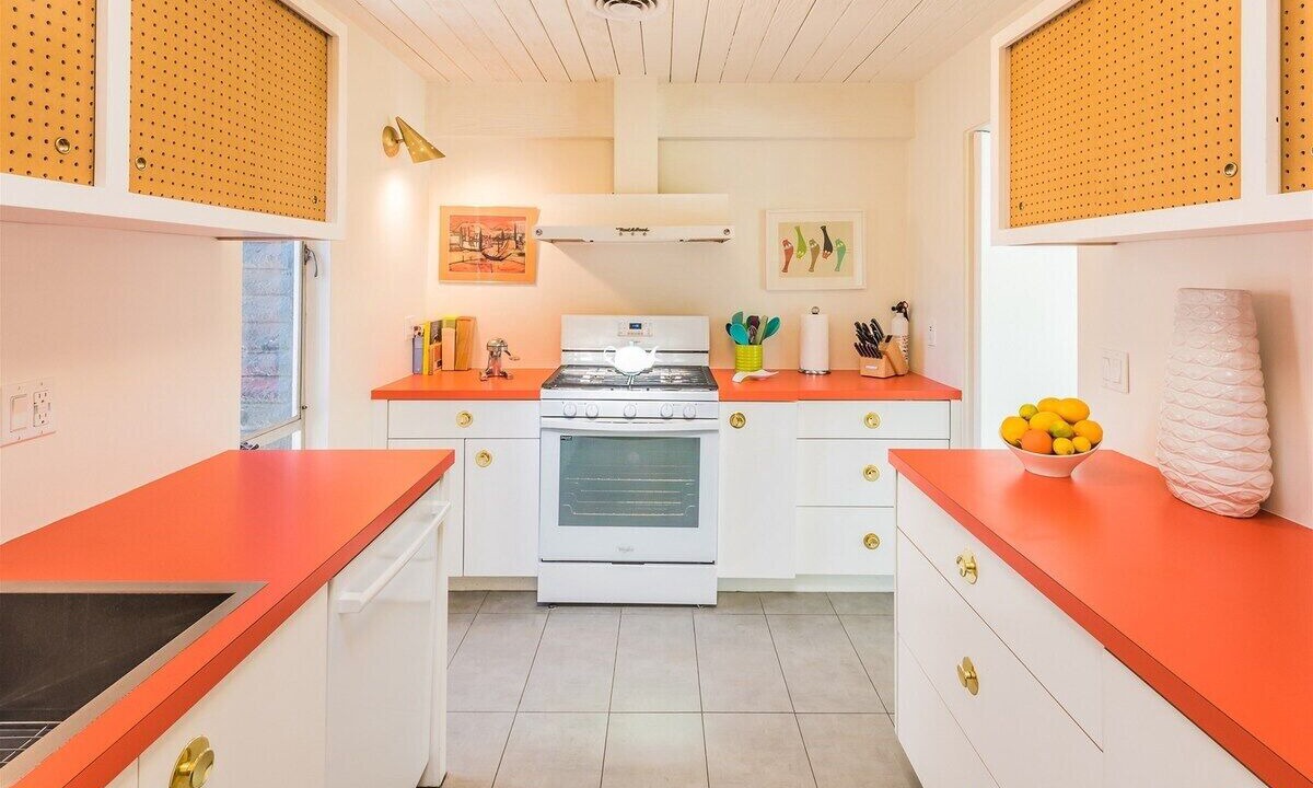 Photo of Kitchen in Racquet Club Estates