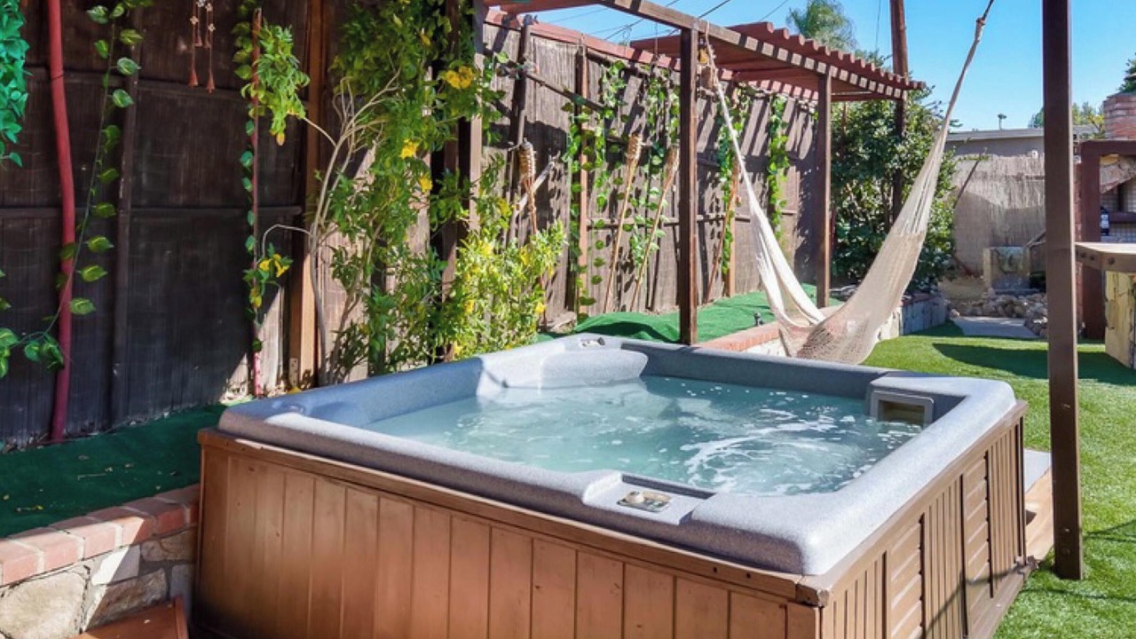 Photo of Outdoor in Woodland Hills