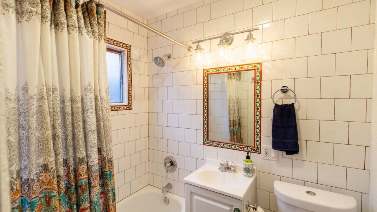 Photo of Bathroom in Old Town