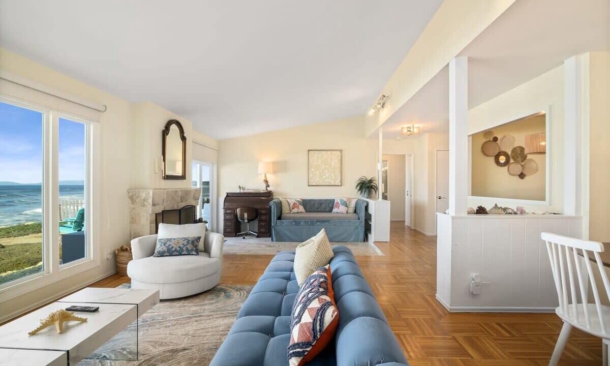 Photo of Livingroom in Sharp Park