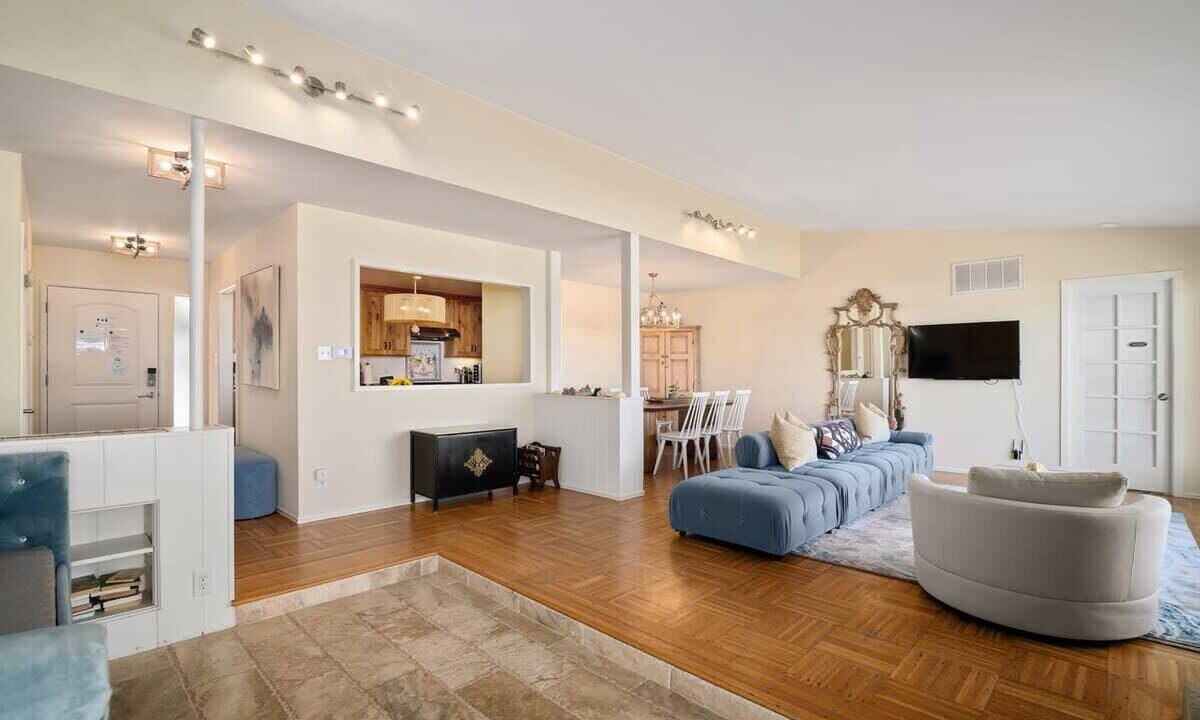 Photo of Livingroom in Sharp Park