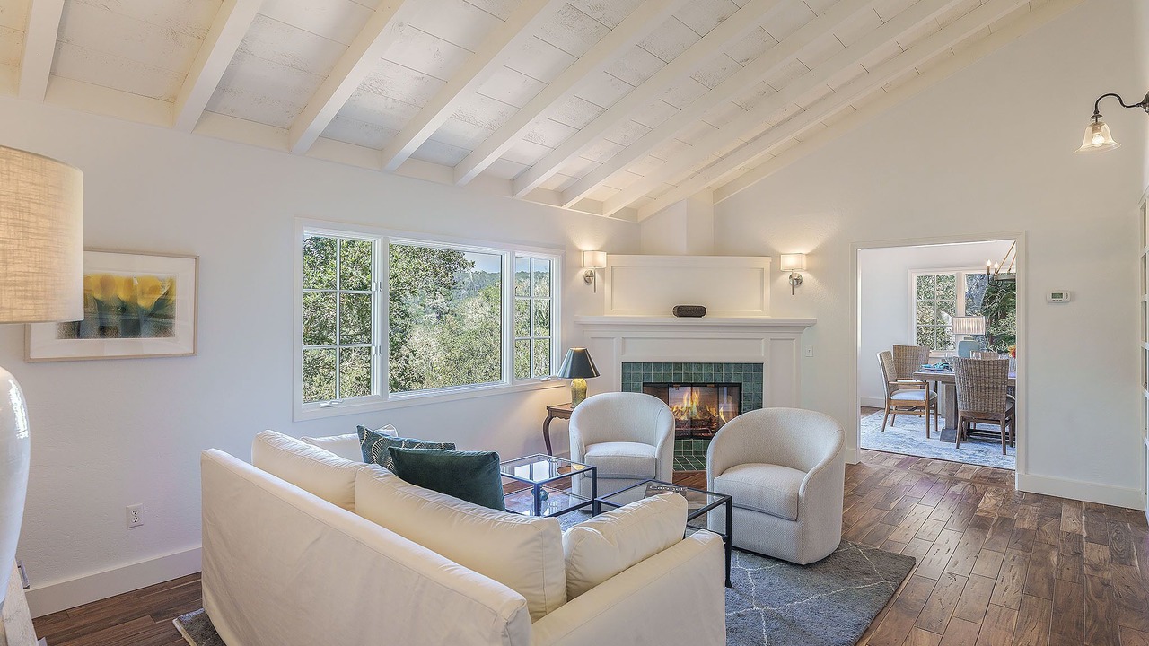 Photo of Livingroom in Northwest Carmel