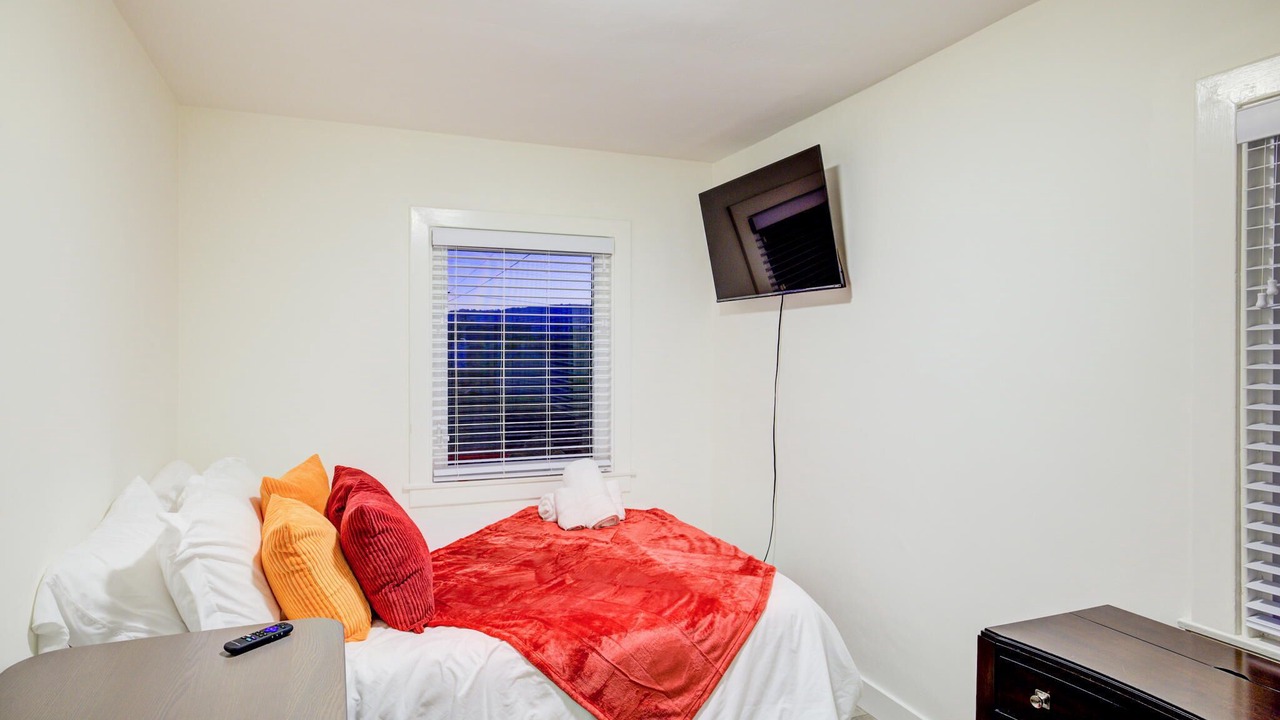 Photo of Bedroom in Downtown