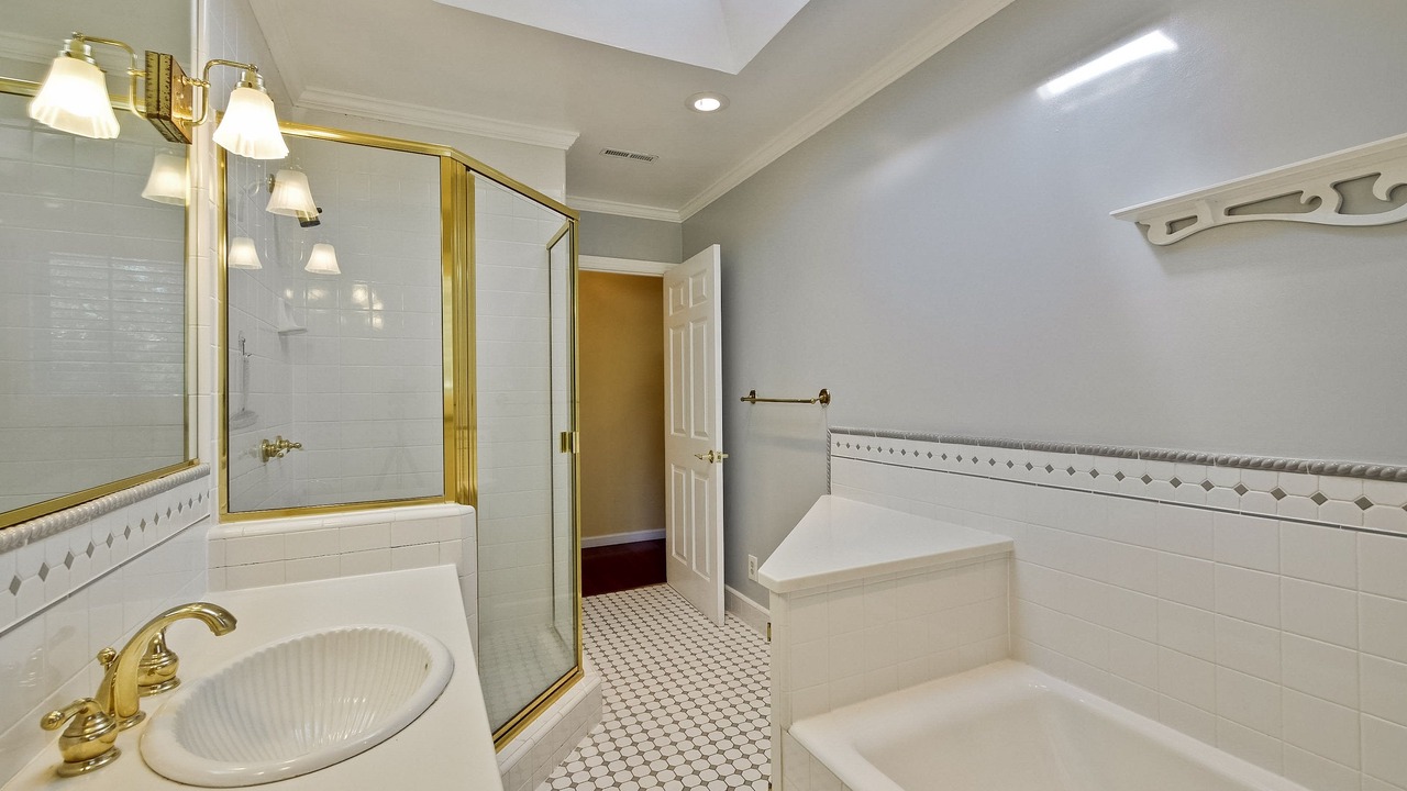 Photo of Bathroom in North Los Altos