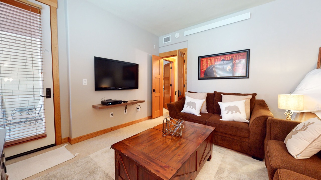 Photo of Livingroom in Woodwinds
