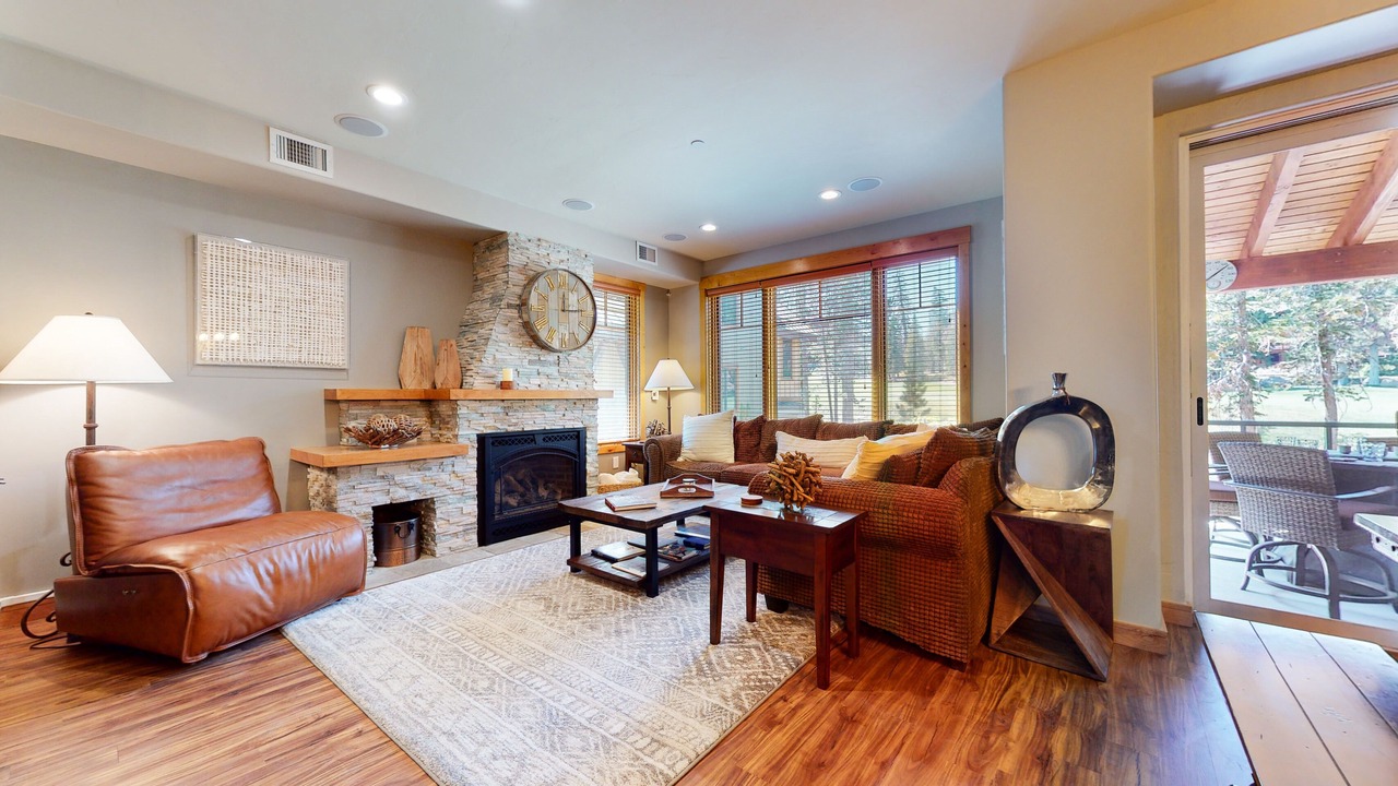 Photo of Livingroom in Woodwinds
