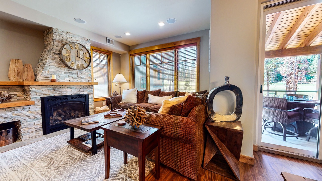Photo of Livingroom in Woodwinds