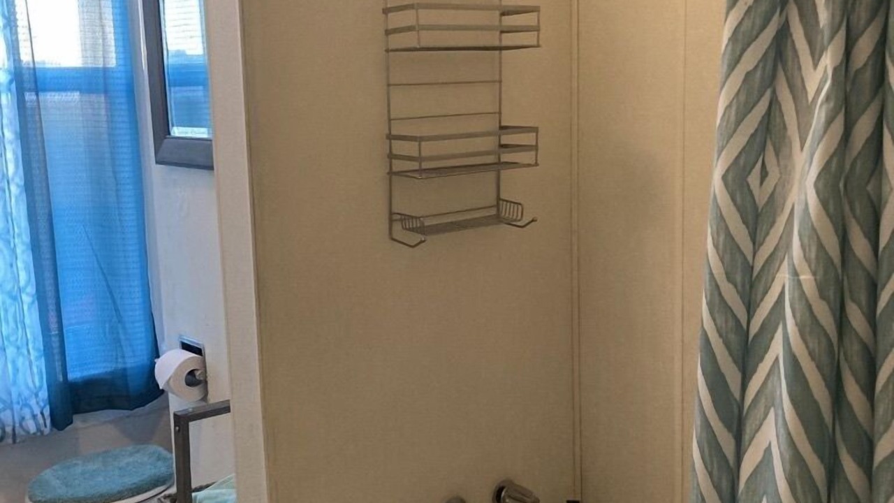 Photo of Bathroom in Red Bluff