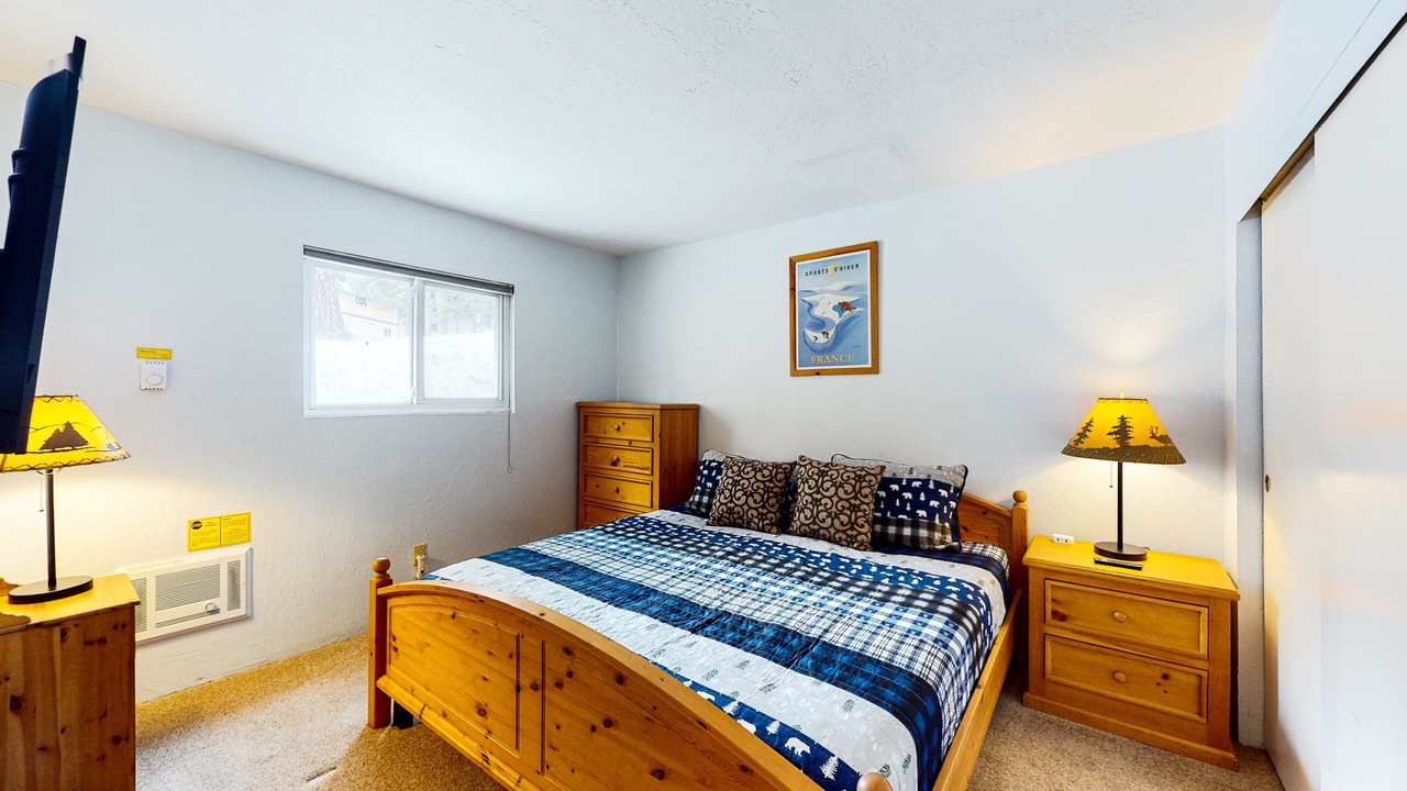 Photo of Bedroom in Mammoth Lakes