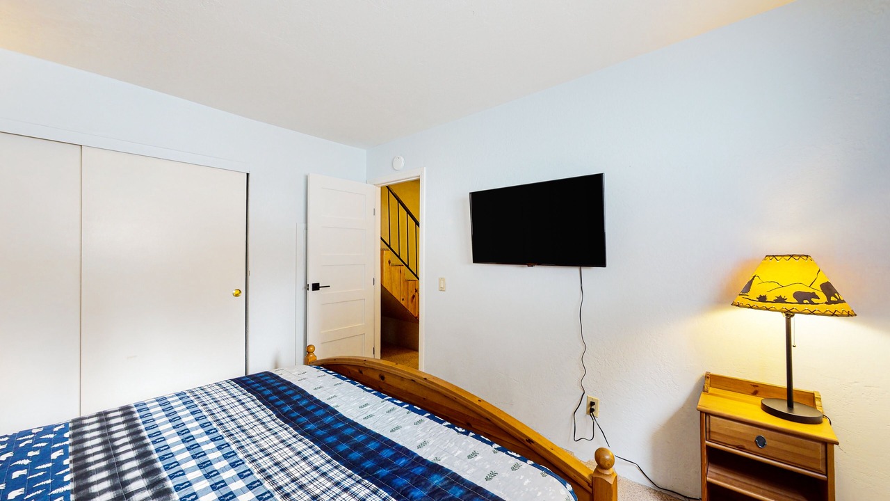 Photo of Bedroom in Mammoth Lakes