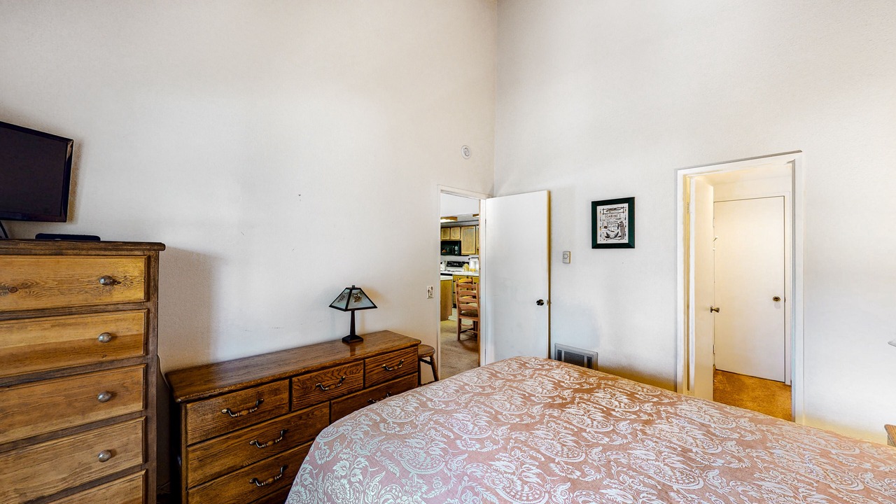 Photo of Bedroom in Mammoth Lakes