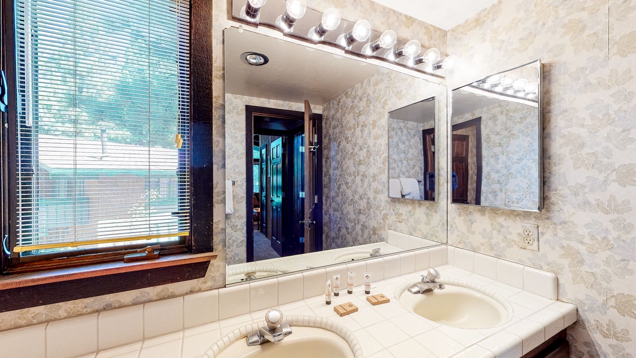 Photo of Bathroom in Mammoth Lakes