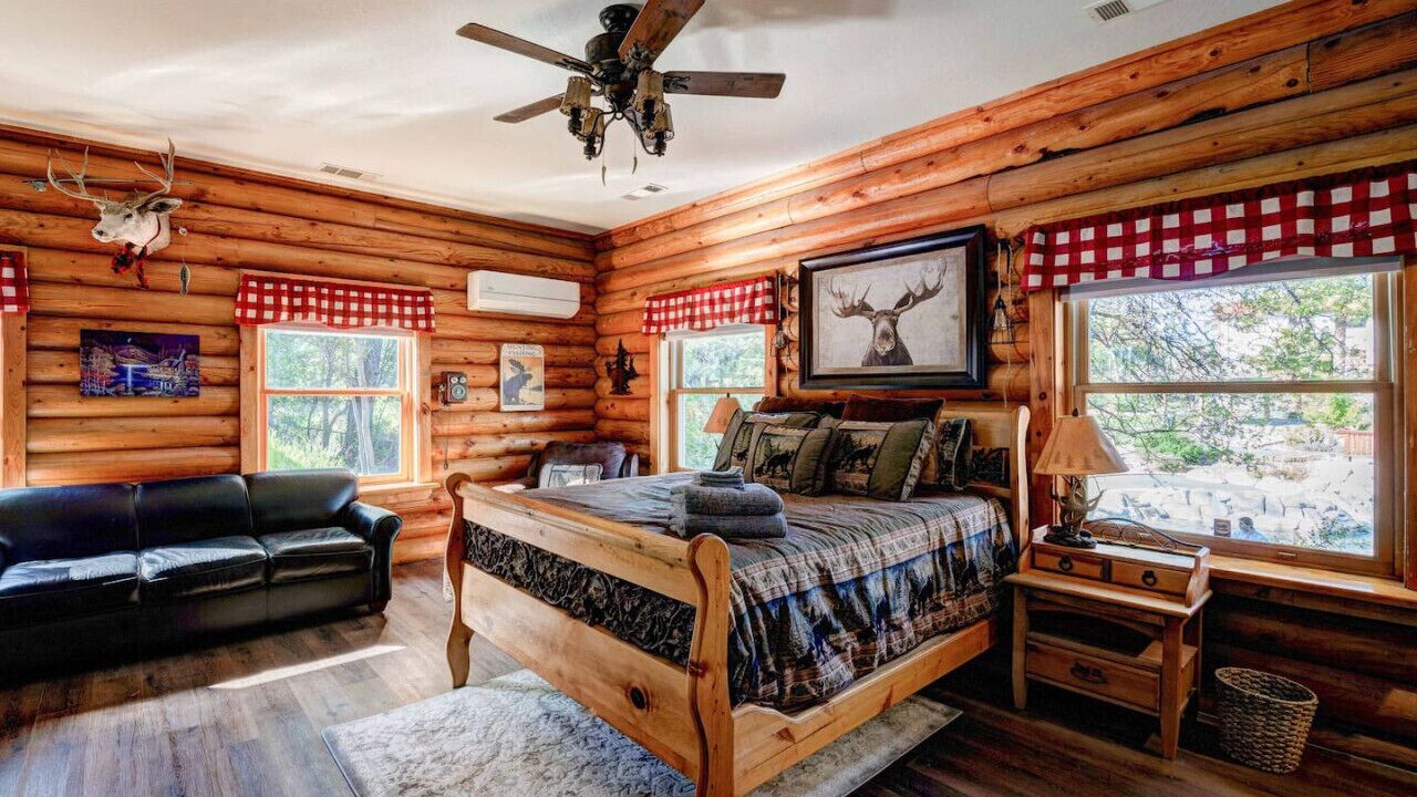 Photo of Bedroom in Shasta Lake
