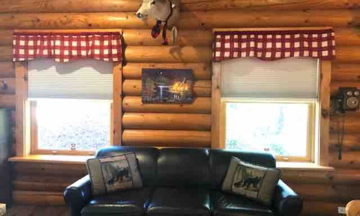 Photo of Livingroom in Shasta Lake
