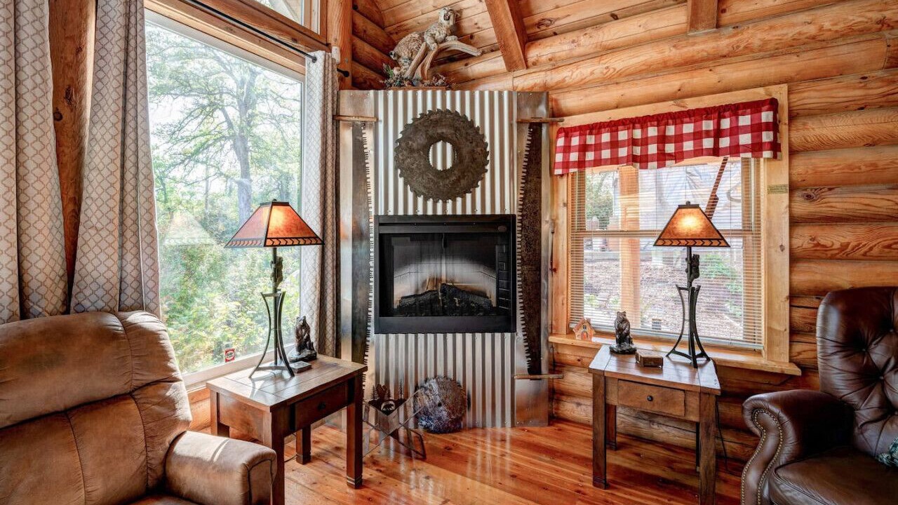 Photo of Livingroom in Shasta Lake