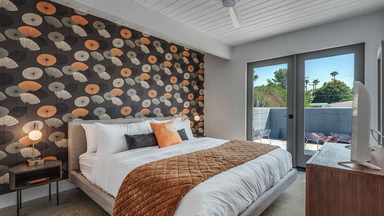 Photo of Bedroom in Racquet Club Estates