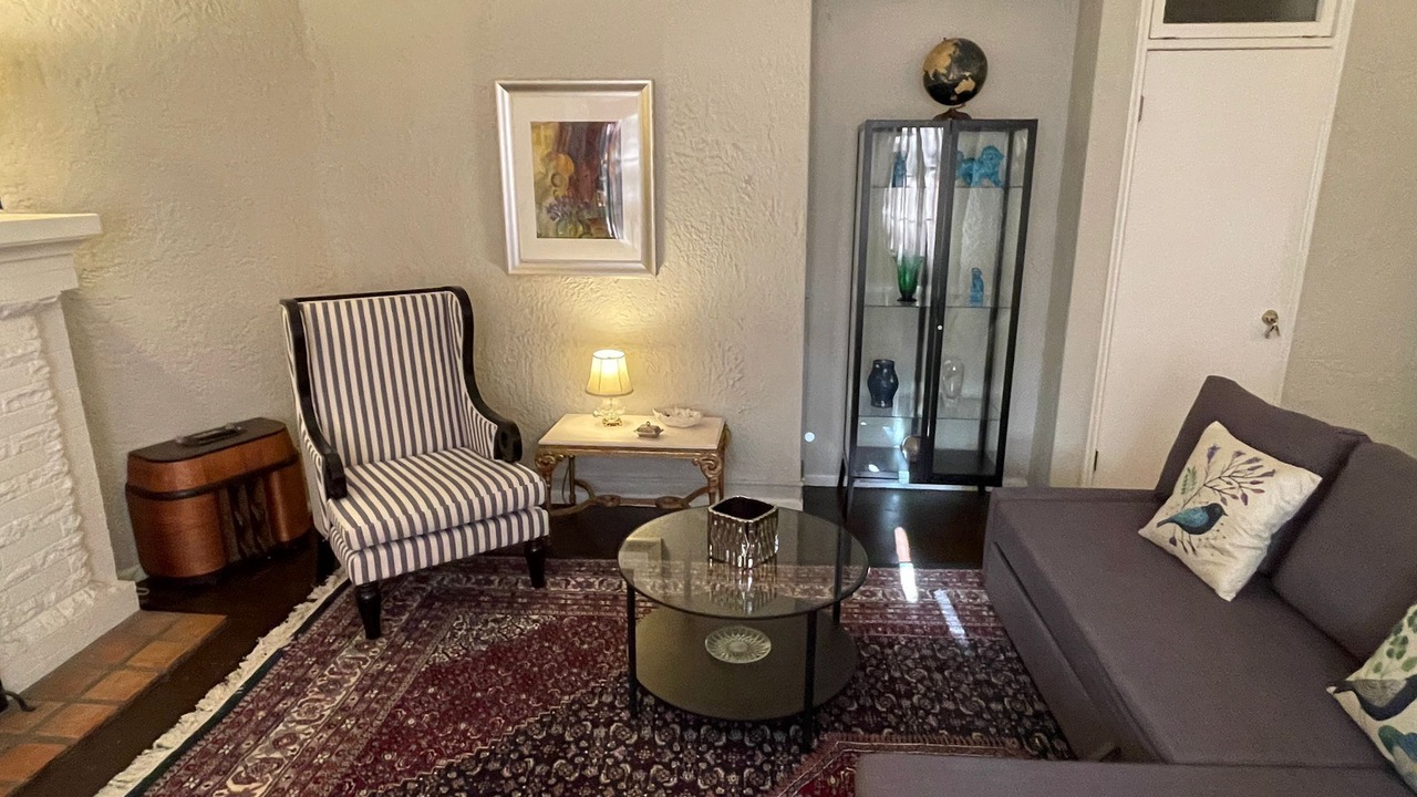 Photo of Livingroom in Hollywood Dell