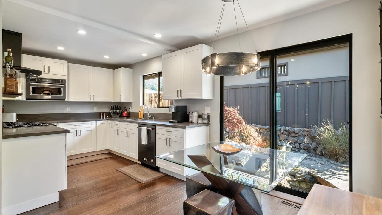 Photo of Outdoor in Claremont Hills