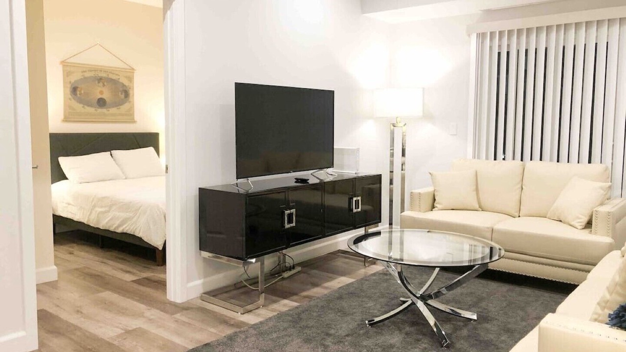 Photo of Livingroom in Wilshire