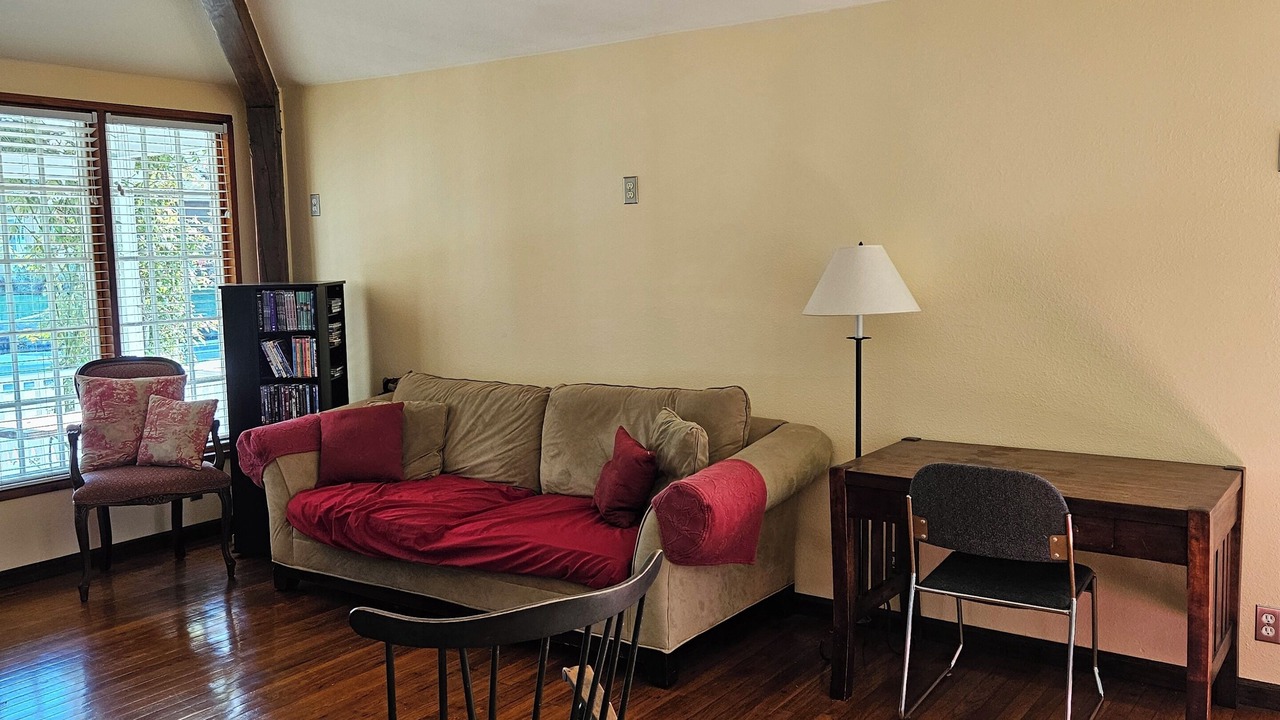 Photo of Livingroom in San Bruno
