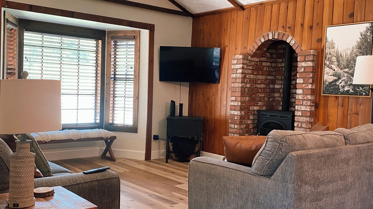Photo of Livingroom in Springville
