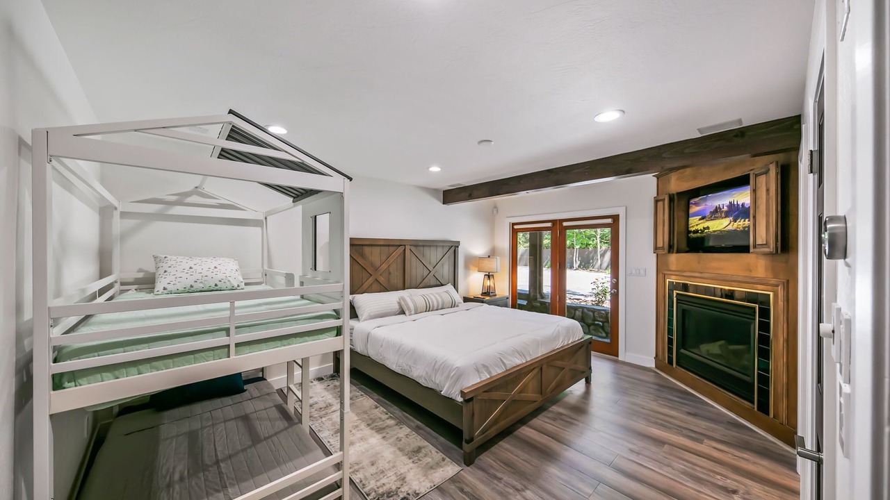Photo of Bedroom in Oakhurst