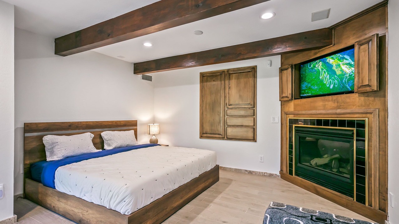 Photo of Bedroom in Oakhurst