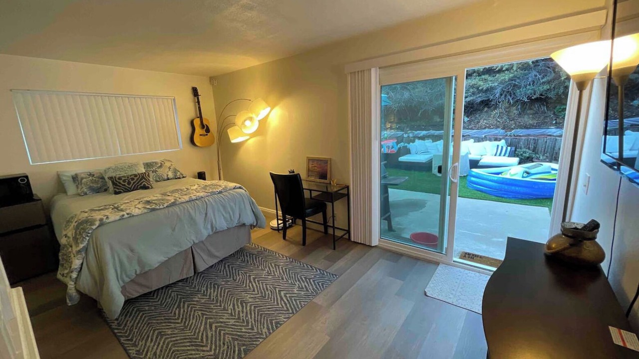 Photo of Bedroom in La Jolla Mesa