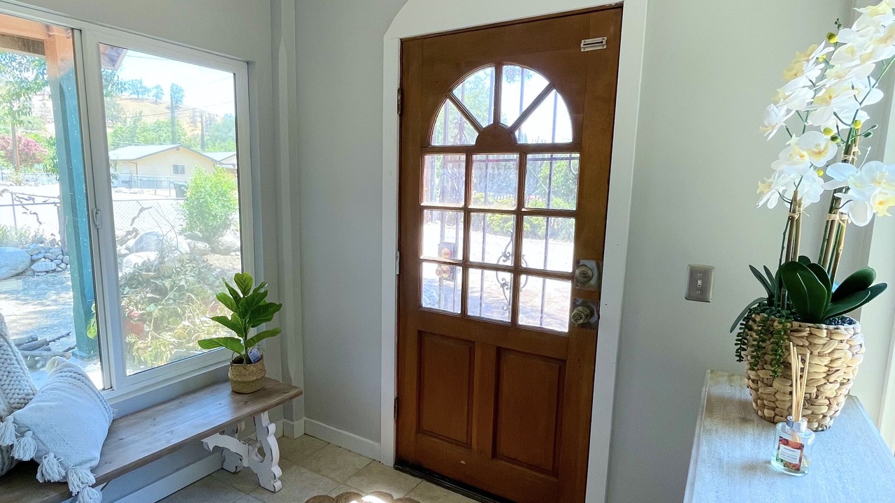 Photo of Livingroom in Springville
