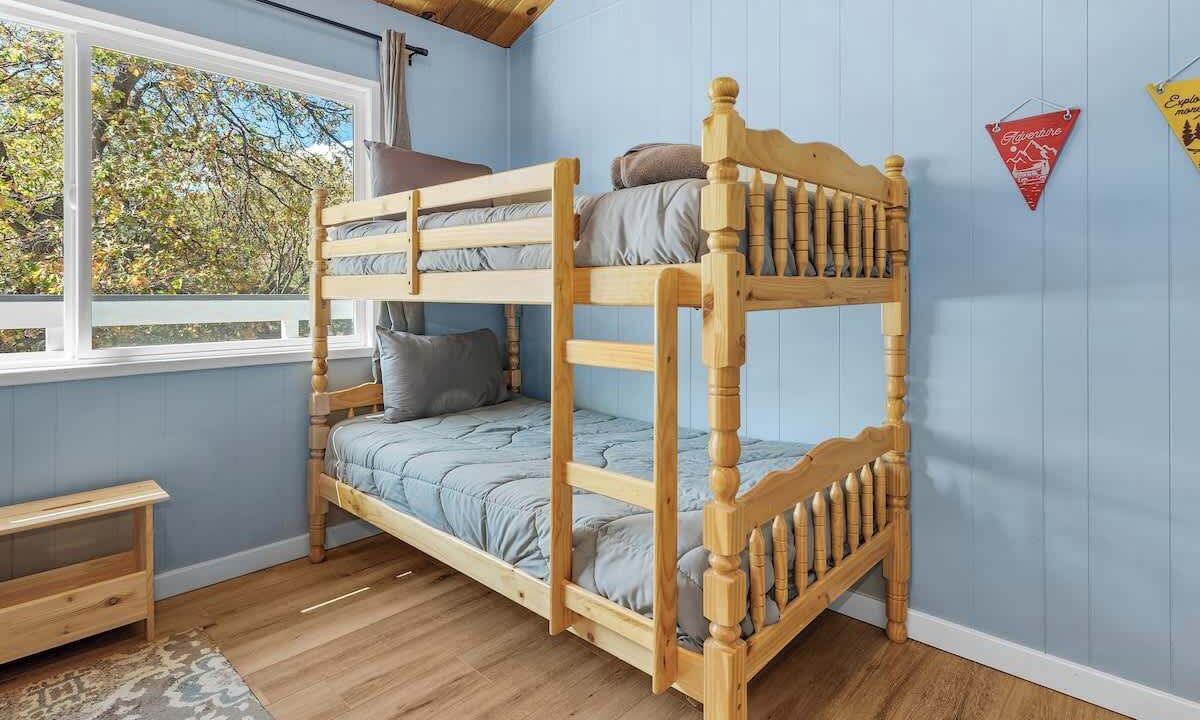 Photo of Bedroom in Upper Moonridge