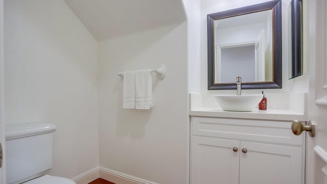 Photo of Bedroom in Village of La Jolla