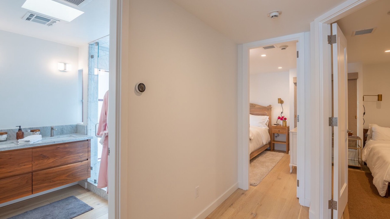Photo of Bathroom in Golden Rectangle