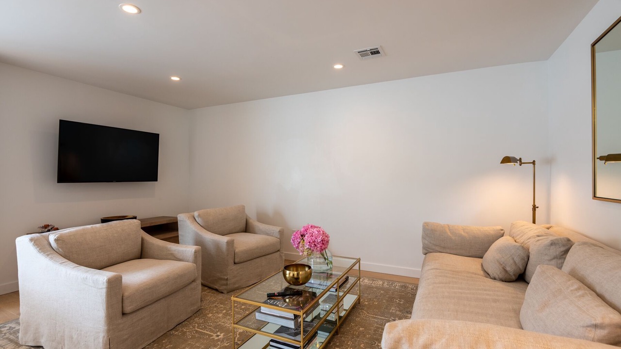 Photo of Livingroom in Golden Rectangle