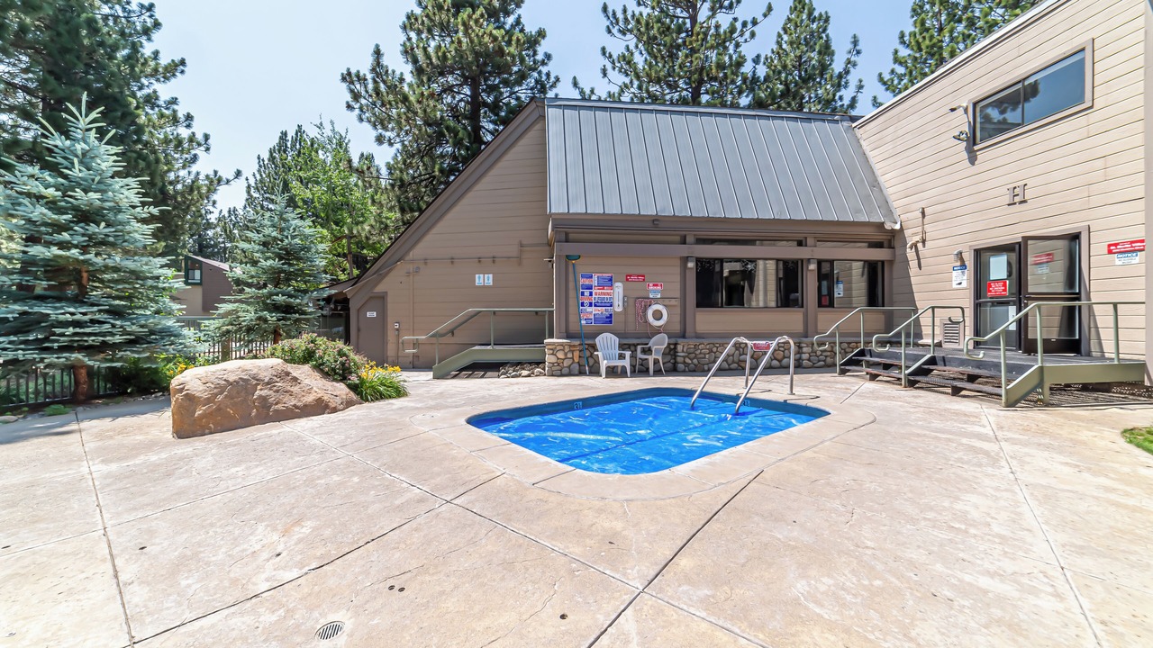Photo of Outdoor in Mammoth Lakes