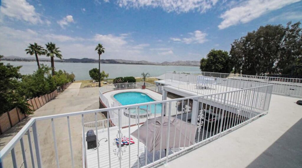 Photo of Patio Balcony in Lakeland Village