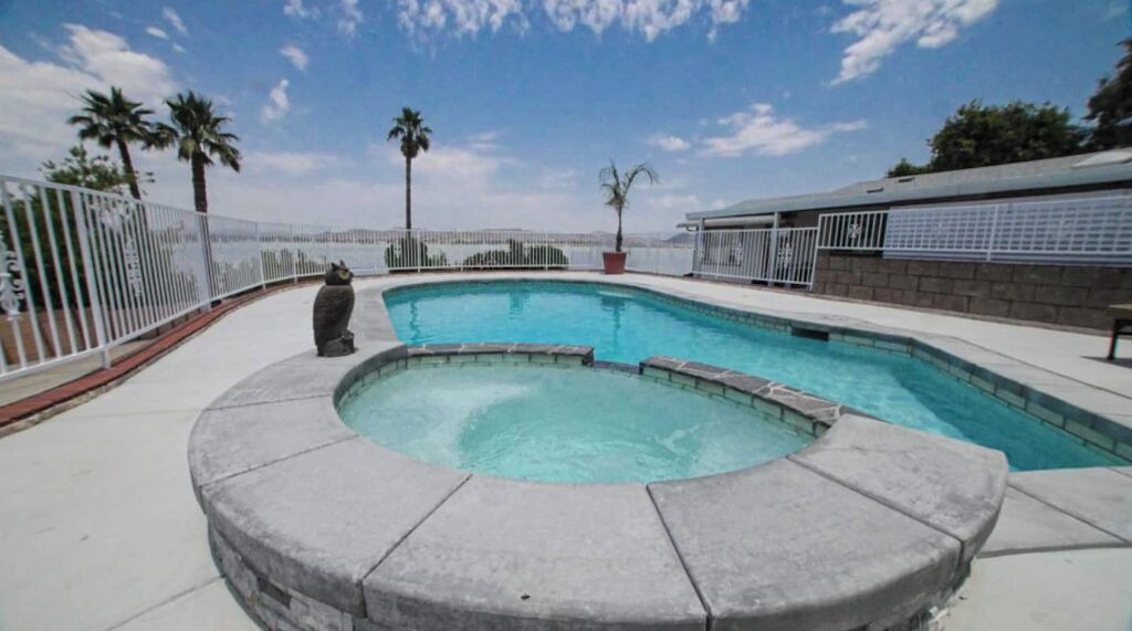 Photo of Outdoor in Lakeland Village