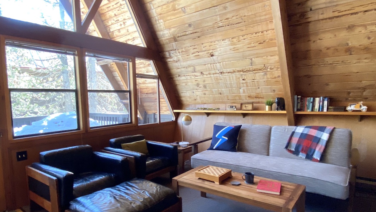 Photo of Livingroom in Serene Lakes