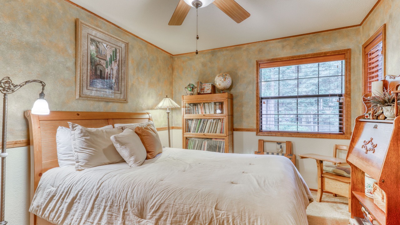 Photo of Bedroom in Arcata